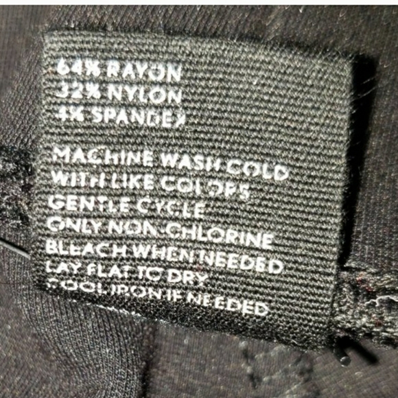 HUE Joggers/leggings with pockets. - Picture 6 of 8